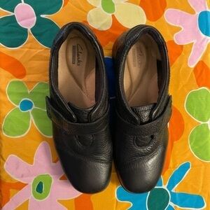 Clarks Gael Bombay leather velcro loafers. Size 8.